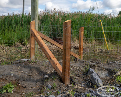 corner post w/braces